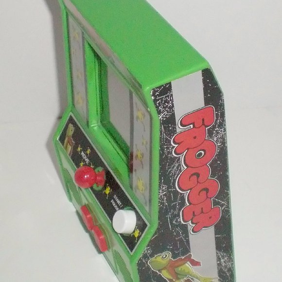 Frogger Retro Look Handheld Konami Mini Arcade Game - Picture 3 of 4